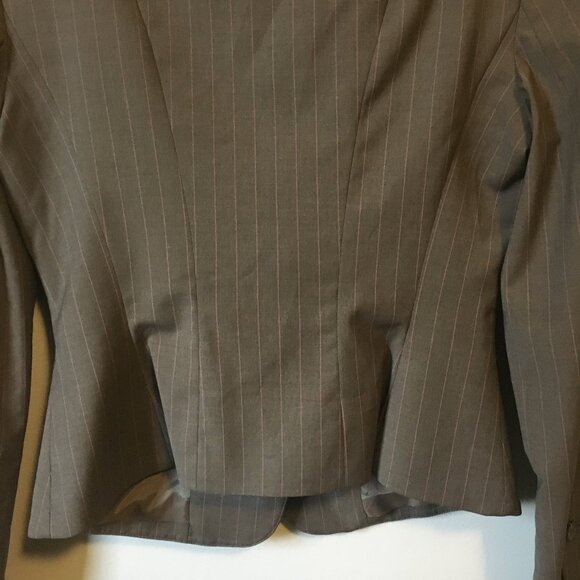 NWOT Virgin Wool Blend Grey and Pink Pinstripe Blazer - Picture 8 of 16